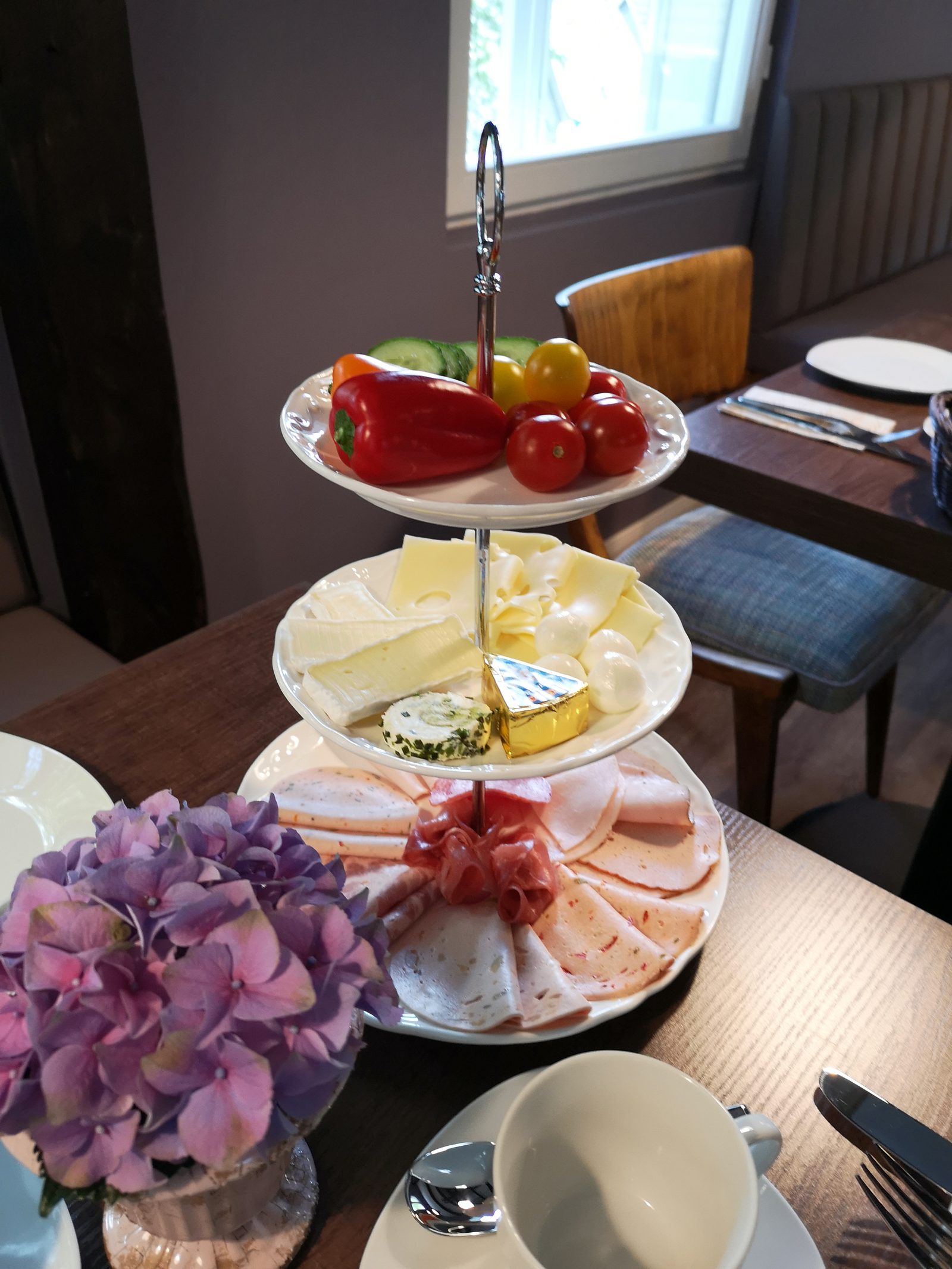 Etagere zum Frühstück