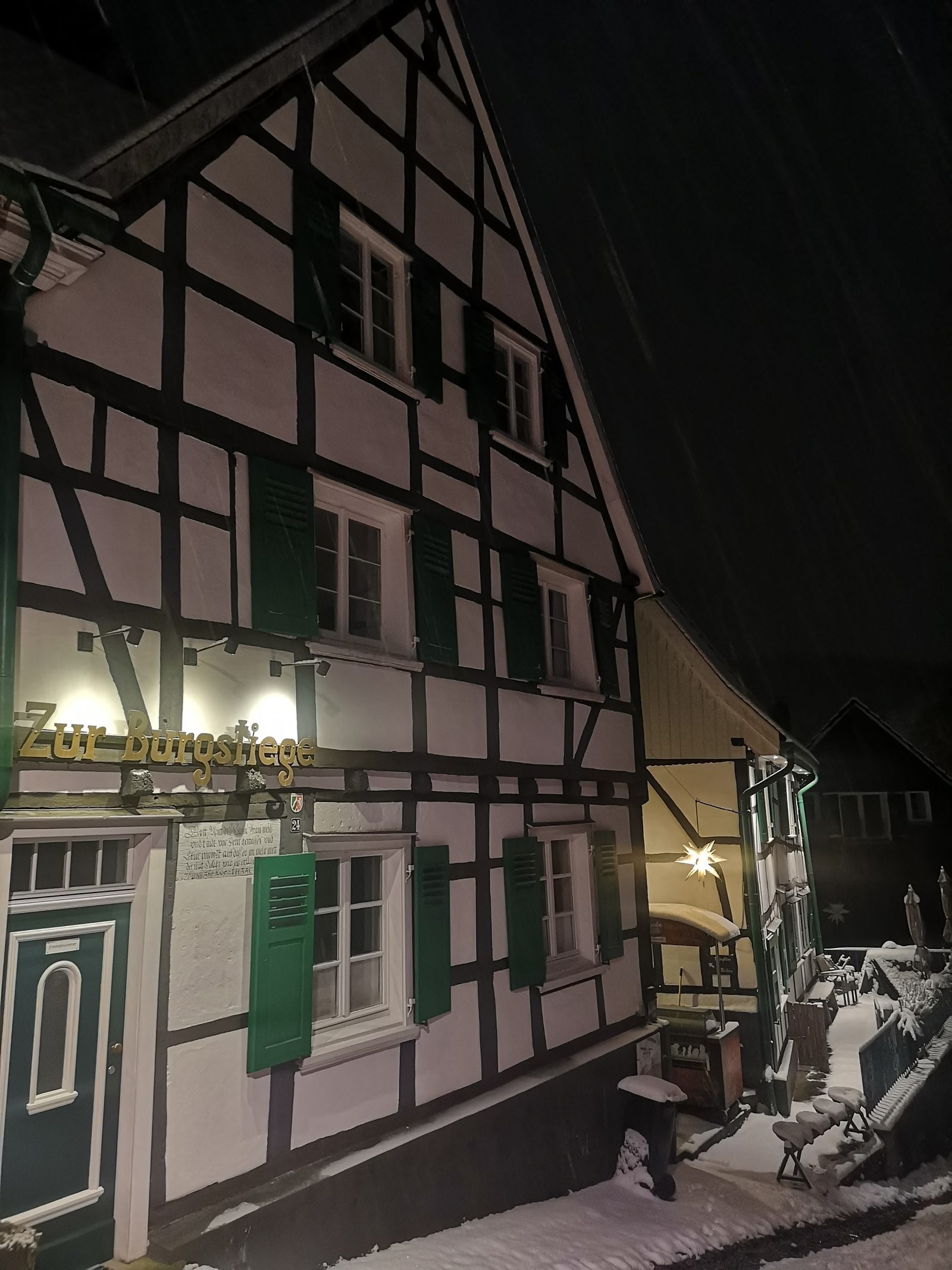 Die Burgstiege im Schnee